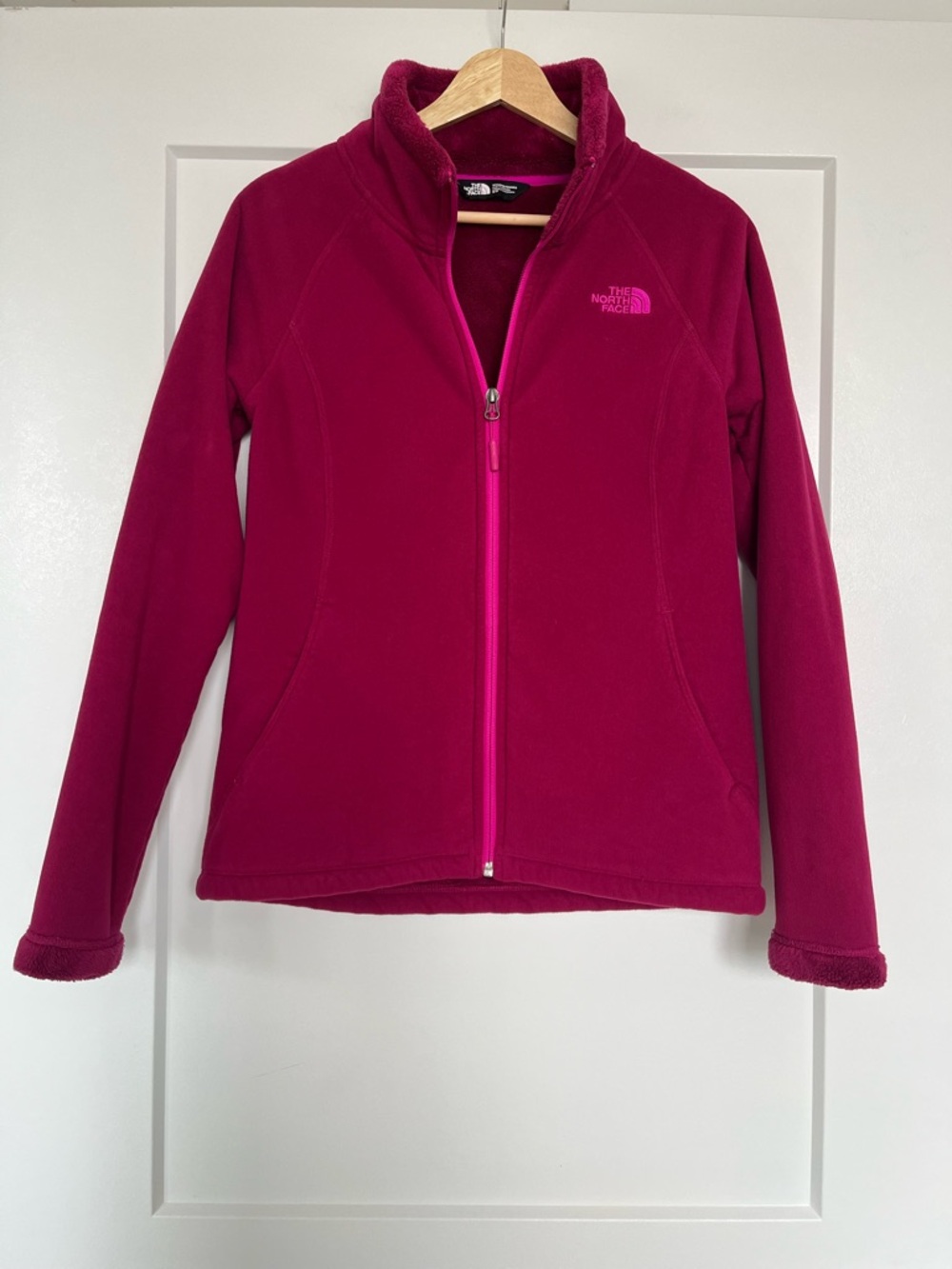 The North Face Pink Fleece Jacket Women’s Small Full Zip Cozy Lightweight